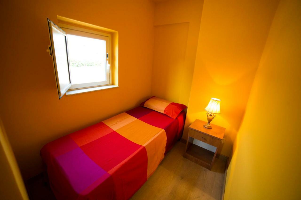 Yellow Orange Catania Ognina المظهر الخارجي الصورة