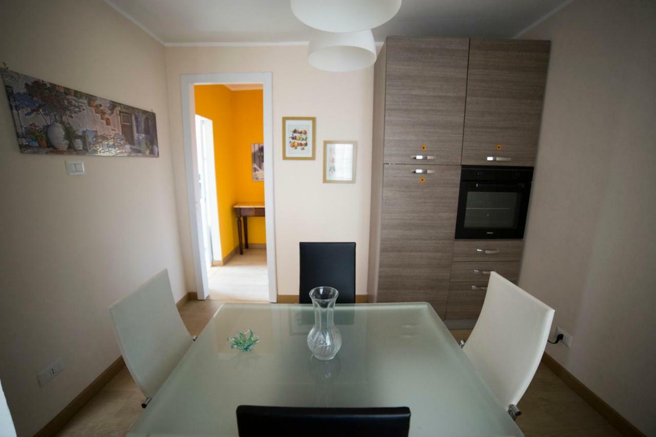 Yellow Orange Catania Ognina المظهر الخارجي الصورة